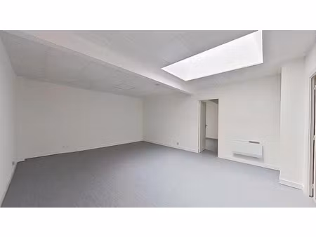 location locaux professionnels 90 m² à dreux (28100)  980 €