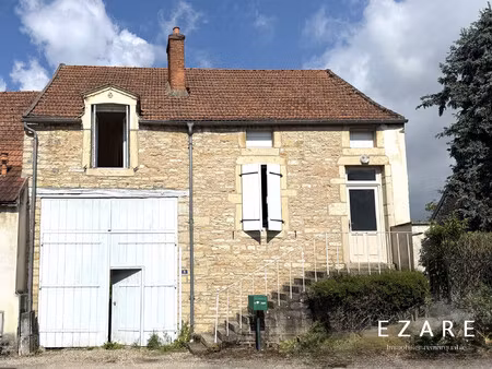 maison de village en pierre avec jardin et cave