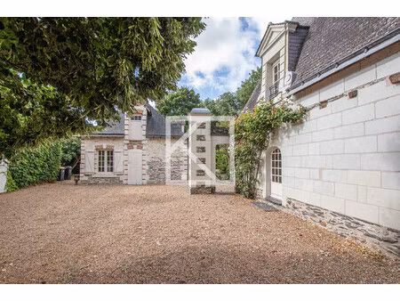 belle propriété de charme avec dépendances  angers est