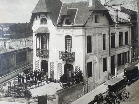 centre ville angoulême  villa renovée en 2019  140m2 garage 100m2 terasse et maison...