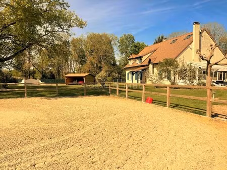 belle propriété familiale avec installations equestres