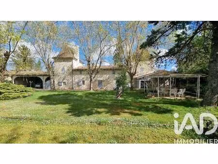 vente demeure d'exception à sainte-radegonde (33350) : à vendre / 341m² sainte-radegonde