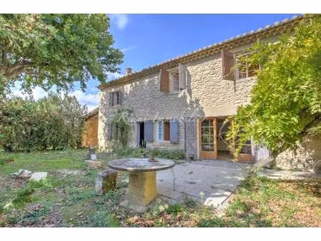 a vendre  luberon  grand mas provençal à rénover avec dépendances et terrain clos piscinab