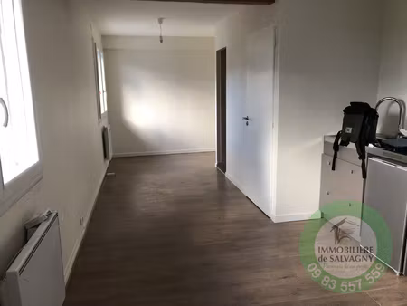 a louer studio de 24 m2 à la tour de salvagny