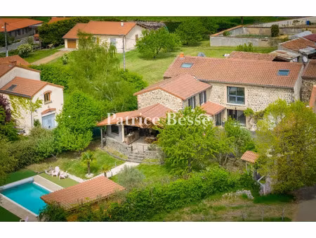 vente maison 0 pièces 245 m² à issoire (63500)  490 000 €