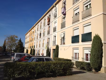 location appartement 4 pièces 72 m² à orange (84100)