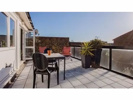 - 3p + terrasse sud // proche t7