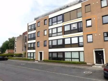 gezellig appartement met 2 ruime slaapkamer  balkon en onder