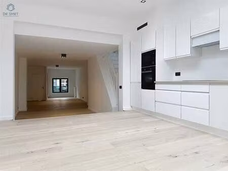 superbe maison de maître rénovée avec 5 chambres  2 salles d