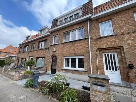 trendy gerenoveerde woning met tuin én garage te sint-mic...