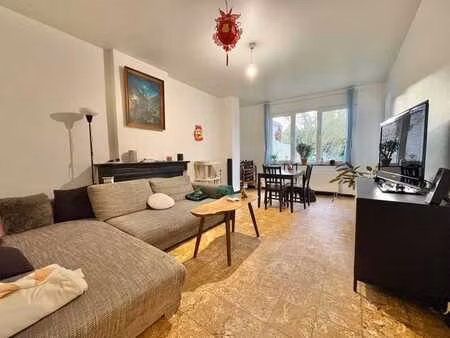 agréable appartement avec jardin et garage