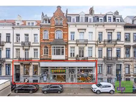 bureaux de 950 m² + 11 parkings extérieur