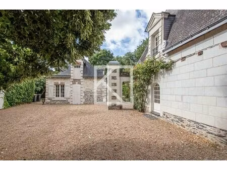 belle propriété de charme avec dépendances  angers est