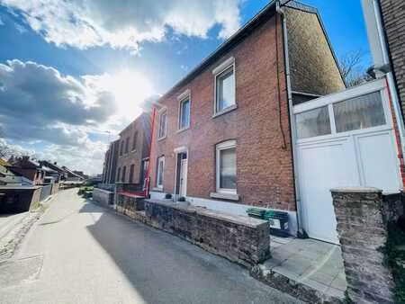 agréable maison 4 chambres entièrement rénovée!