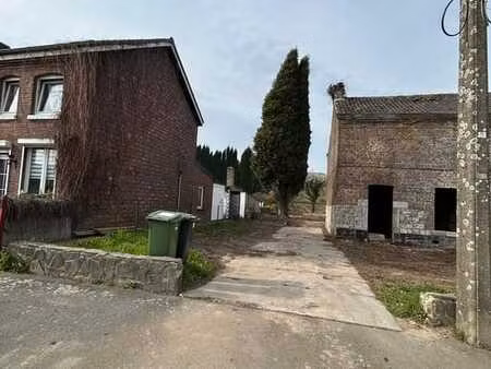 bâtiment à rénover sur parcelle de 961 m²