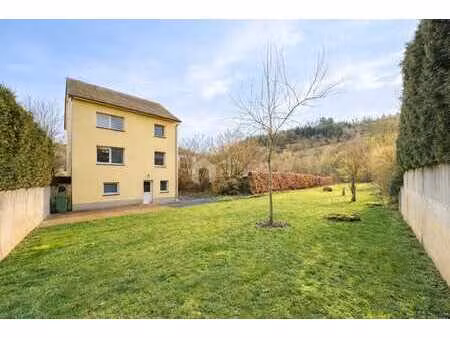 maison individuelle avec grand jardin à burg-reuland – situé