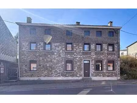 authentique maison à rénover avec jardin