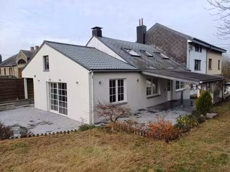 maison semi mitoyenne pleine de charme à lierneux