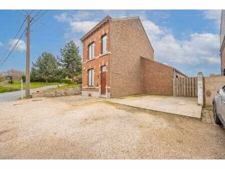 à vendre : maison 4 chambres avec grand jardin