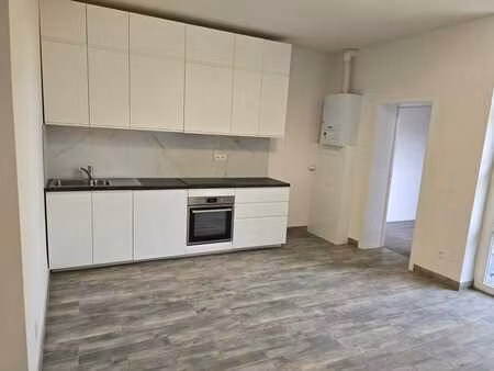 appartement fraichement rénové 2 chambres + bureau/terrasse