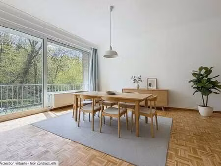 spacieux appartement avec terrasse et garage fermé à uccle