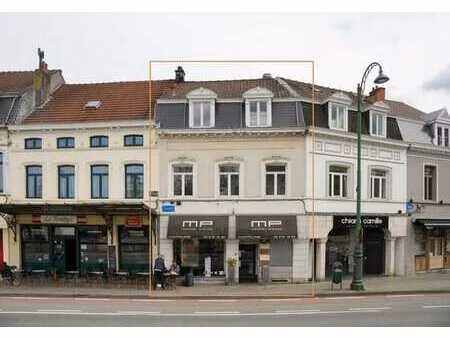 place wiener : immeuble mixte de 2 unités (commerce+triplex)