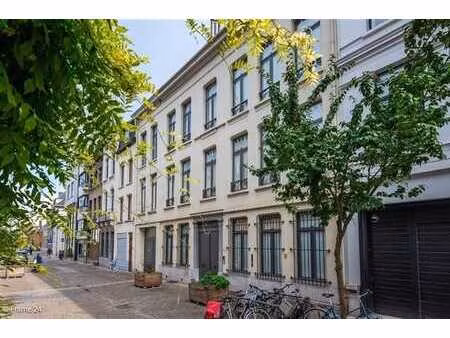 près du oudaan et de la mechelseplein | maison de maître exc