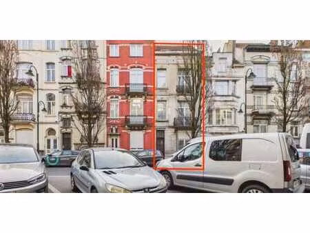 une maison d’habitation avec jardin