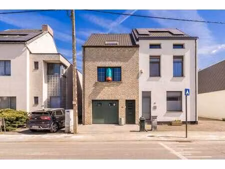 maison unique avec espace bureau/professionnel / duo habitat