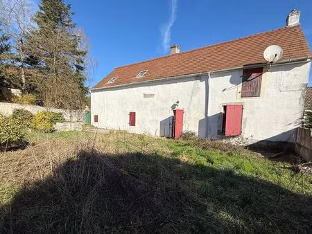 maison dans un village de campagne à 15 minutes de l'a77