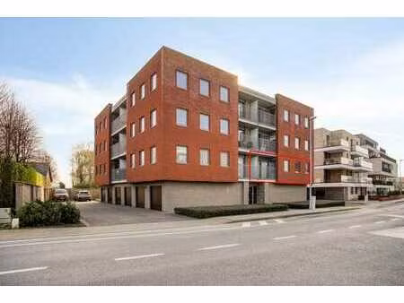 appartement op 1ste verdieping  in centrum diksmuide met ...
