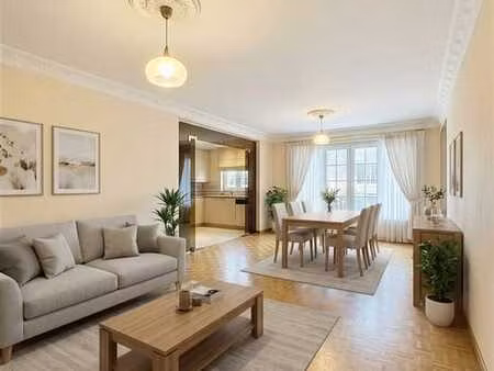 appartement spacieux au rez-de-chaussée près du parc maria h