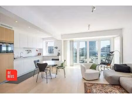 magnifique appartement offrant une vue imprenable sur le ...