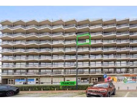 studio avec vue frontale sur la mer à vendre à blankenberge