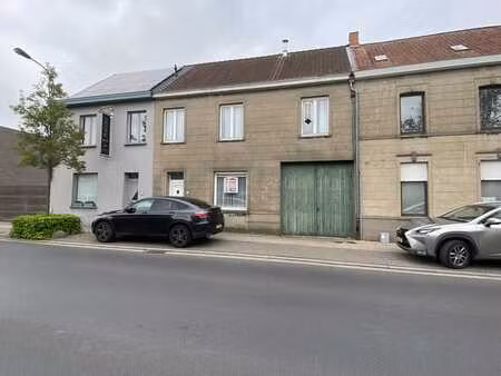 zeer grote te renoveren rijwoning  5 slaapkamers  zolder ...