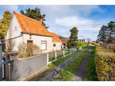 te renoveren of te slopen woning op een rustige locatie t...