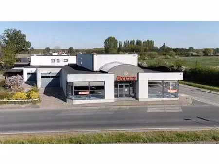 showroom (600m²) met handelspand (180m²) en atelier in an...