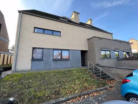 ruim duplexappartement met 3 slaapkamers en groot terras ...