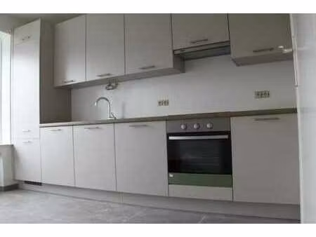 appart calme et lumineus  3 chambres  2 parkings  120 m²