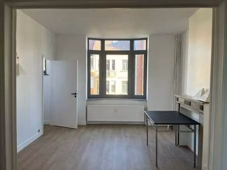 appartement 1 ch. lumineux à schaerbeek  epc c