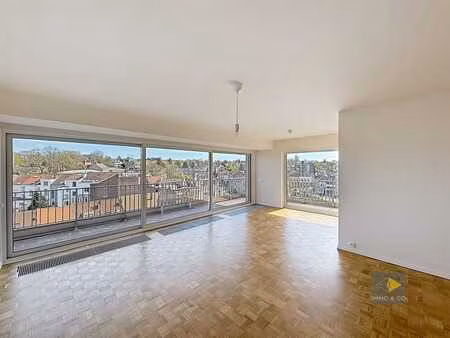 appartement deux chambres + empl de parking + cave