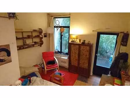 charmant studio avec grande cour / terrasse