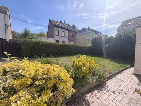 maison 2 ch + bur à louer pour une durée limitée de 12 à 16
