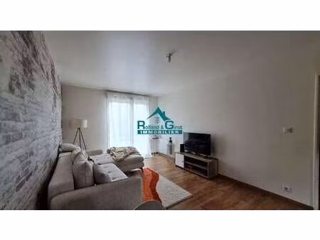 location appartement 2 pièces à saint-aubin-d'aubigné (35250) : à louer 2 pièces / 44m² sa