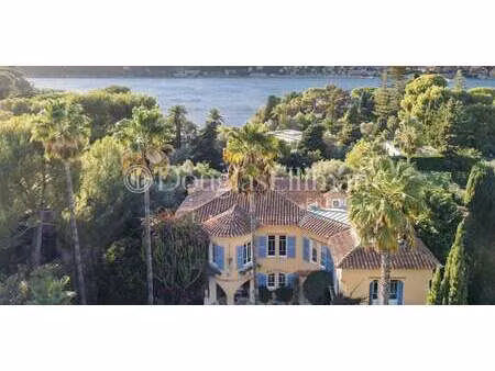 villa avec piscine et terrasse saint-jean-cap-ferrat (06)