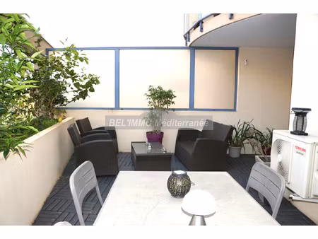 f3 de 60 m2  grande terrasse et loggia  garage