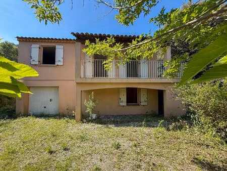 a vendre - maison à fort potentiel sur un terrain de 822 m² à trans-en-provence
