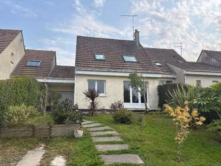 location maison à octeville (50100) : à louer / 82m² octeville