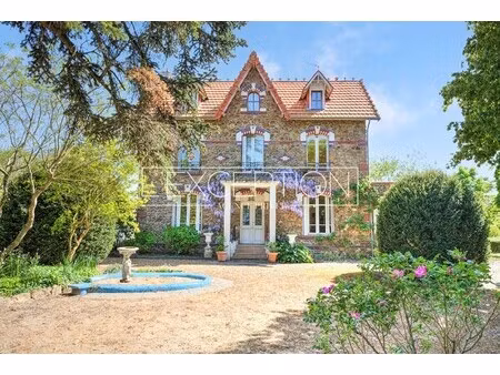maison de luxe à vendre à saint-rémy-la-varenne