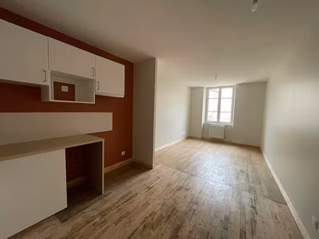 location appartement 3 pièces 47.23 m² à billom (63160)  nan €